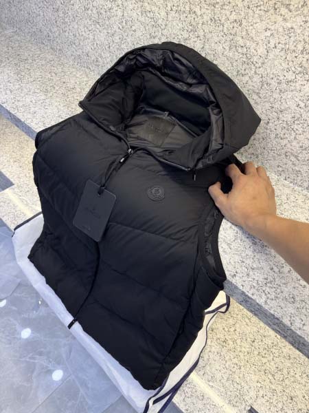 2025年12月14日入荷新作Monclerダウンジャケット...