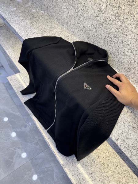 2025年12月14日入荷新作Pradaジャケット秋冬高品質...