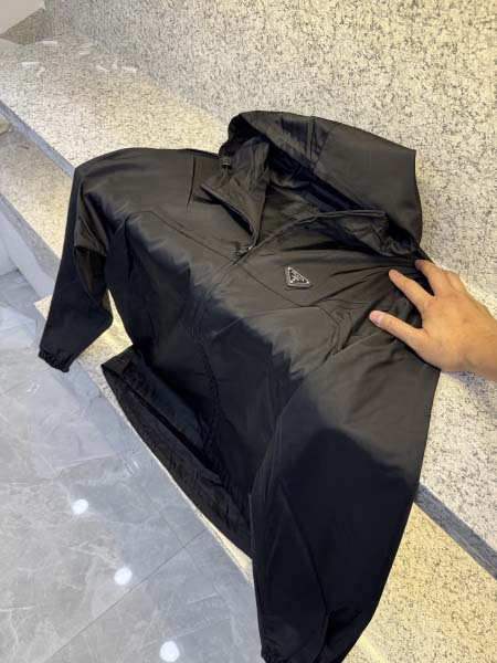 2025年12月14日入荷新作Pradaジャケット秋冬高品質...