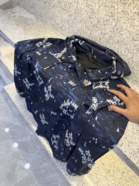 2025年12月15日入荷新作Louis Vuittonジャ...