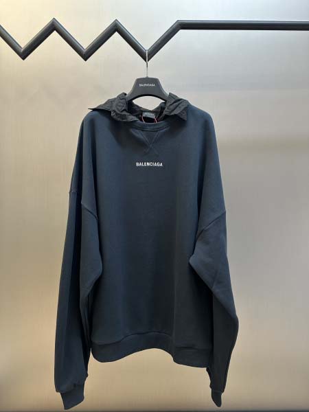 2025年11月17日秋冬新作Balenciagaスウェット...