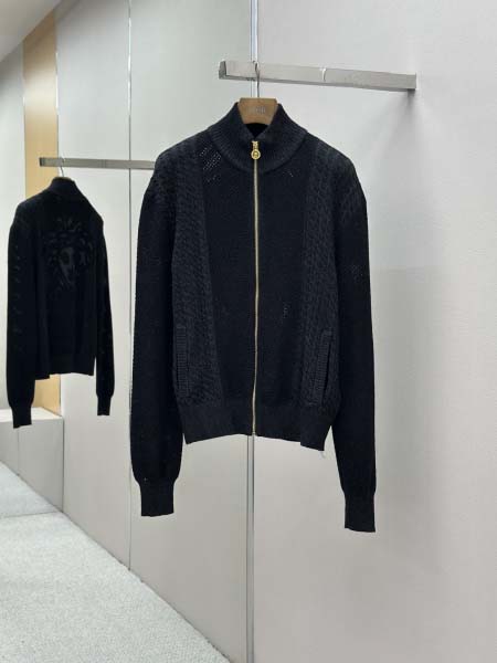 2025年11月18日秋冬新作VERSACEジャケット人気商...