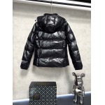 2025年11月18日秋冬新作Monclerダウンジャケット人気商品/XQY工場