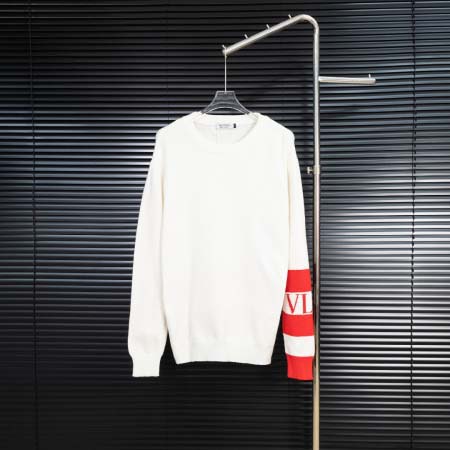 2025年11月19日秋冬新作Valentinoニットのセー...