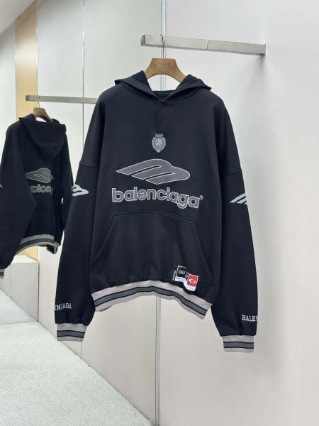 2025年11月19日秋冬新作Balenciagaスウェット...