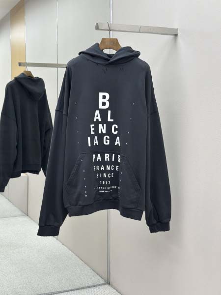 2025年11月19日秋冬新作BALENCIAGAスウェット...