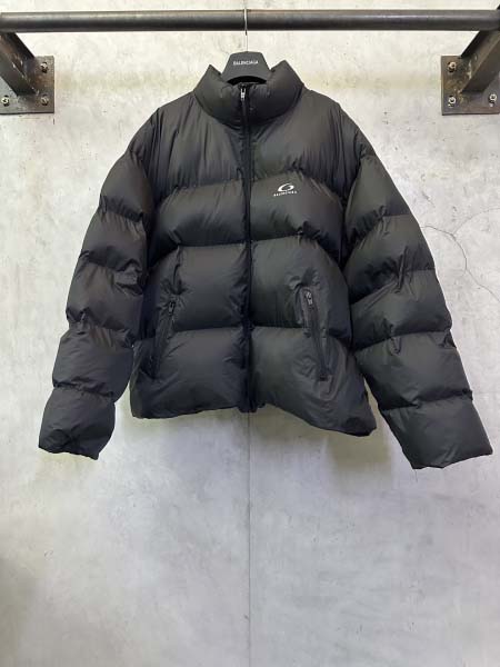 2025年12月21日秋冬新作Balenciagaダウンジャ...