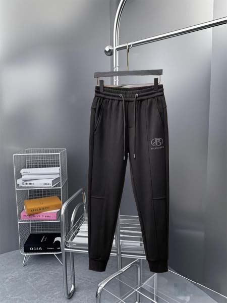 2025年12月22日秋冬新作Balenciagaスラックス...