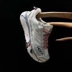 2025年12月25日入荷新品Moncler xHOKA ONE ONE Mafate Speed 2人気 スニーカー男女兼用/誕生日プレゼント/XH工場