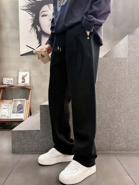 2025年12月26日秋冬新作Balenciagaスラックス...