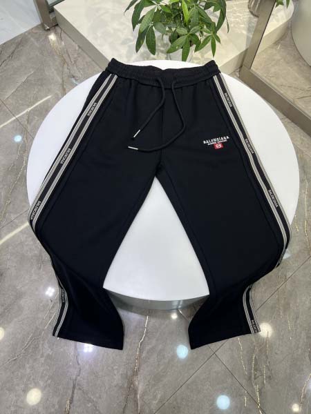 2025年12月26日秋冬新作Balenciagaスラックス...