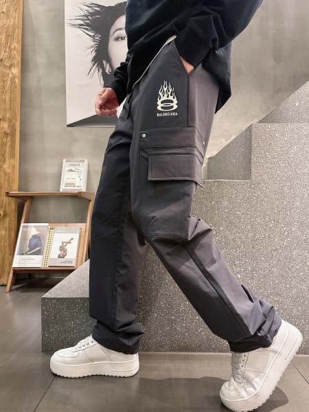 2025年12月26日秋冬新作Balenciagaスラックス...