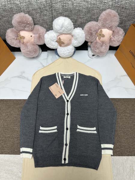 2025年12月29日秋冬新作Miumiu ニットカーディガ...