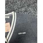 2025年12月29日秋冬新作Miumiu ニットカーディガン  高品質人気商品/誕生日プレゼント/FF工場