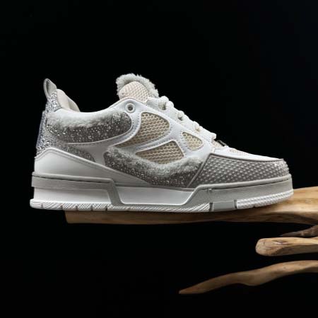 2026年1月9日入荷新品Louis Vuitton人気 スニーカー男女兼用/誕生日プレゼント/XH工場