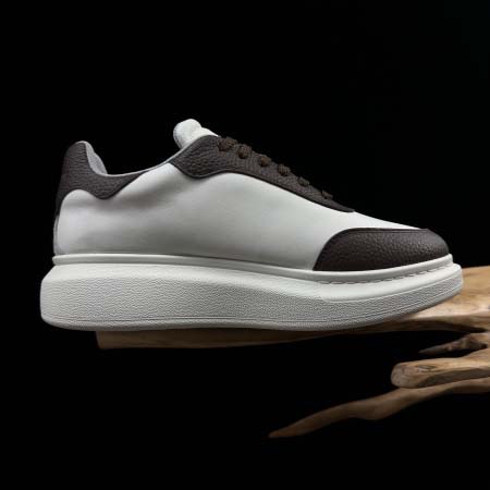 2026年1月10日入荷新品Alexander McQueen人気 スニーカー男女兼用/誕生日プレゼント/XH工場