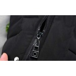 2026年1月9日VERSACE 新作 羽毛綿のベストJX工場