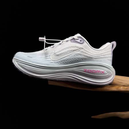 2026年1月9日入荷新品 Nike Vomero Plus...