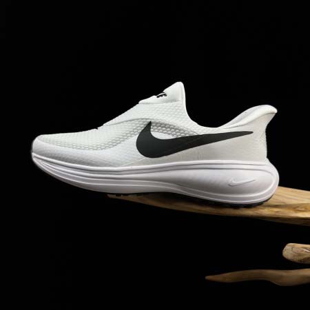2026年1月9日入荷新品Nike REVOLUTION 8...