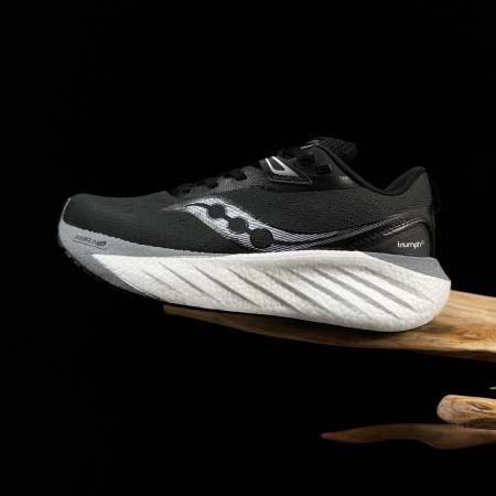 2026年1月9日入荷新品Saucony Triumph 2...