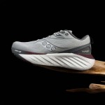 2026年1月9日入荷新品Saucony Triumph 21 N人気 スニーカー男女兼用/誕生日プレゼント/XH工場