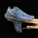 2026年1月9日入荷新品Saucony Triumph 21 N人気 スニーカー男女兼用/誕生日プレゼント/XH工場