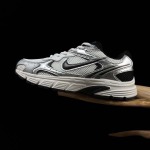 2026年1月9日入荷新品Nike Zoom Vomero 20人気 スニーカー男女兼用/誕生日プレゼント/XH工場