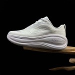 2026年1月9日入荷新品 Nike Vomero Plus 人気 スニーカー男女兼用/誕生日プレゼント/XH工場