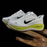 2026年1月10日入荷新品Nike VOMERO 18人気 スニーカー男女兼用/誕生日プレゼント/XH工場