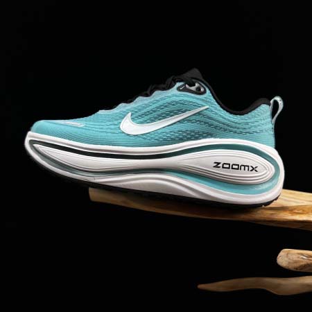 2026年1月10日入荷新品Nike VOMERO 18人気...