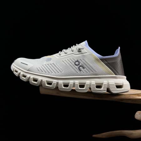 2026年1月10日入荷新品On Cloud 6 Coast...