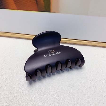 2026年2月3日入荷新品Balenciagaヘアピンギフト/誕生日/記念品/アクセサリーxin工場