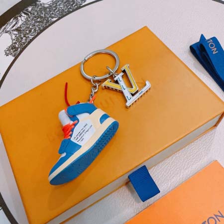 2026年2月3日入荷新品ルイヴィトン キーホルダー ギフト/誕生日/記念品/アクセサリーxin工場