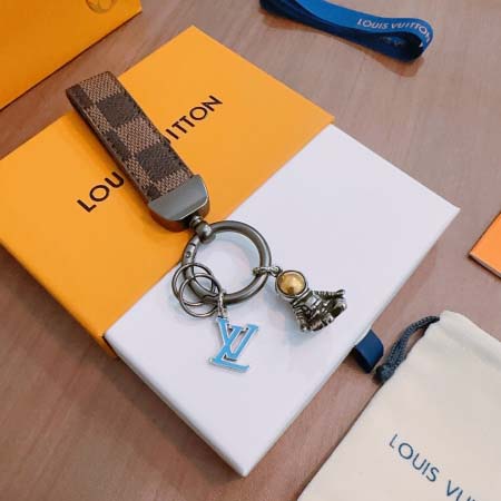 2026年2月3日入荷新品ルイヴィトン キーホルダー ギフト/誕生日/記念品/アクセサリーxin工場