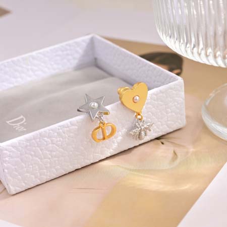 2026年2月5日入荷新品Diorピアスギフト/誕生日/記念品/アクセサリーxin工場