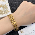 2026年2月5日入荷新品Diorブレスレットギフト/誕生日/記念品/アクセサリーxin工場