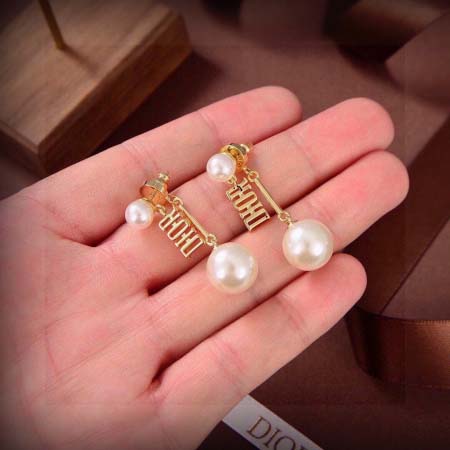 2026年2月5日入荷新品Diorピアスギフト/誕生日/記念...