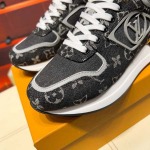 2026年2月21日入荷新作Louis Vuitton靴/スニーカー人気商品★/誕生日プレゼント/流行/高品質/JY工場