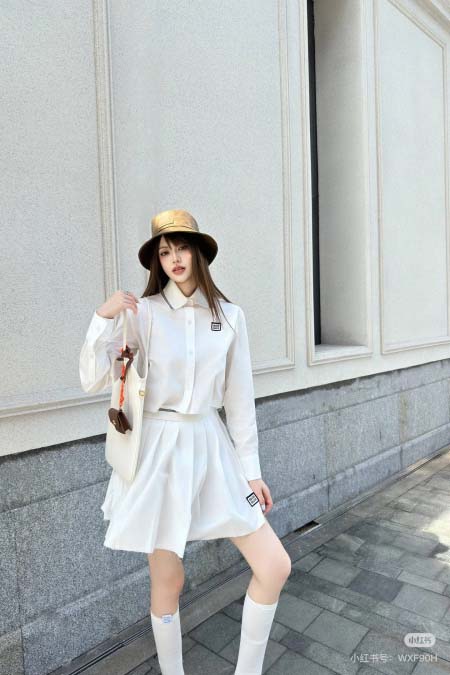 2026年3月6日入荷早春新作 Miumiuハーフスカートファッション/誕生日プレゼント/贈り物 can工場