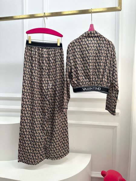 2026年3月6日入荷早春新作VALENTINOセット女性用ファッション/誕生日プレゼント/贈り物 can工場