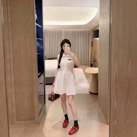 2026年3月9日入荷早春新作MIUMIU女性用ファッション/誕生日プレゼント/贈り物 can工場