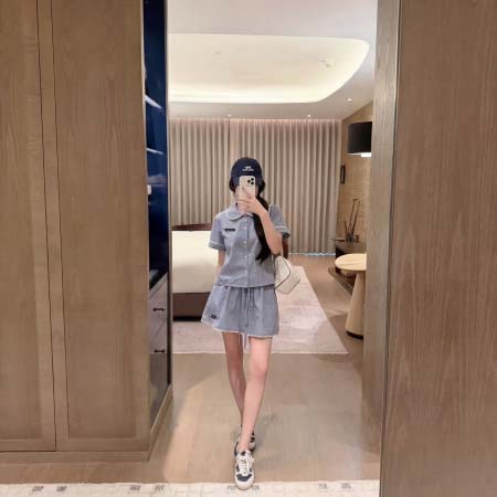 2026年3月9日入荷早春新作MIUMIUセット女性用ファッション/誕生日プレゼント/贈り物 can工場