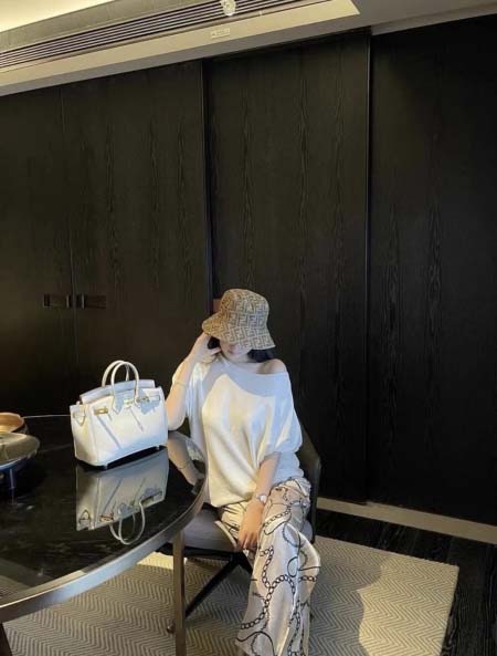 2026年3月9日入荷早春新作MIUMIU女性用ファッション/誕生日プレゼント/贈り物 can工場