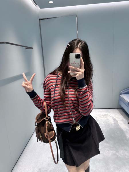 2026年3月9日入荷早春新作MIUMIUフード付きカーディガンシャツコート女性用ファッション/誕生日プレゼント/贈り物 can工場