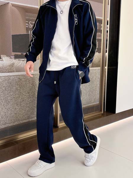 2026年3月23日入荷新作LOEWEスーツ上下 超厳選★高級品/誕生日プレゼント/OM工場