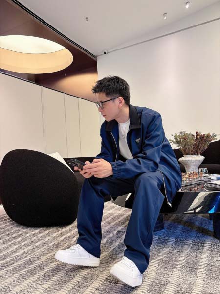 2026年3月23日入荷新作Pradaスーツ上下 超厳選★高級品/誕生日プレゼント/OM工場