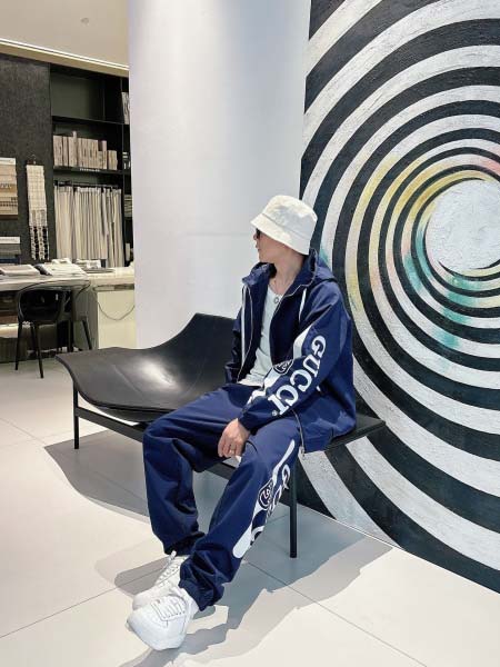 2026年3月23日入荷新作Gucciスーツ上下 超厳選★高級品/誕生日プレゼント/OM工場