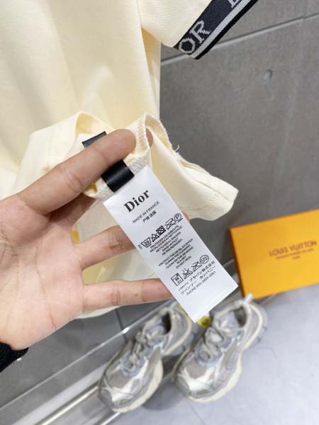 2026年3月23日入荷新作Dior半袖 tシャツ 超厳選★高級品/誕生日プレゼント/OM工場