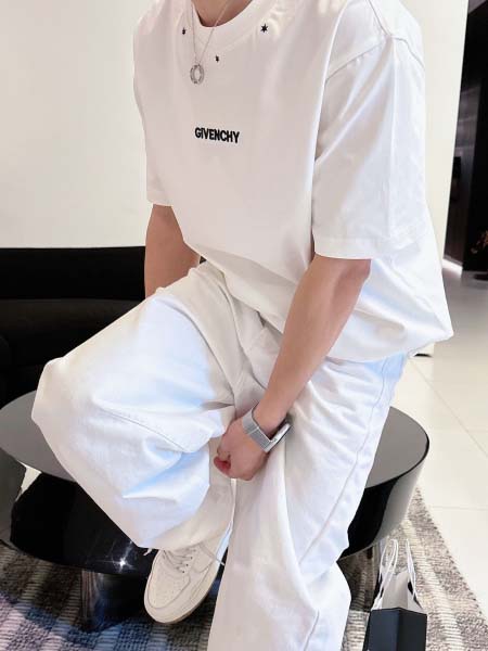 2026年3月29日入荷新作Givenchy半袖Tシャツ春夏高品質超厳選★入手困難/LD工場