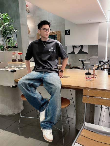 2026年3月31日入荷新作Givenchy半袖Tシャツ春夏高品質超厳選★入手困難/LD工場